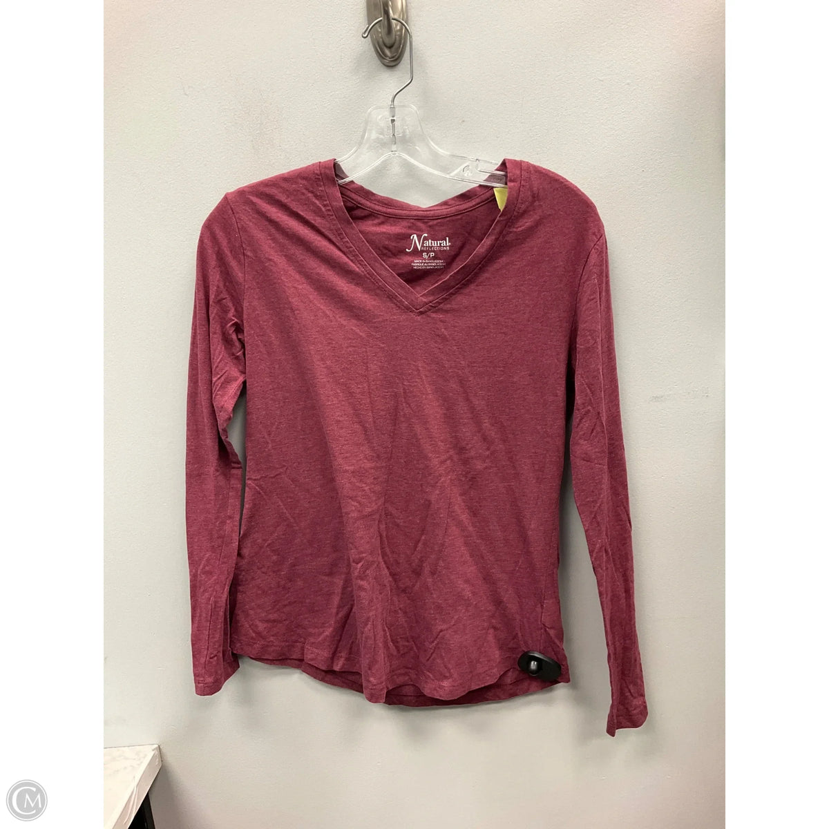 Top Long Sleeve Basic By Natural Reflections In Maroon, Size: S