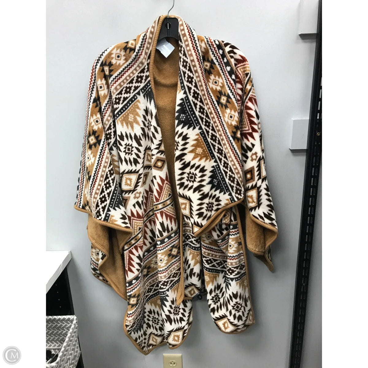 Shawl By Cuddl Duds In Geometric Pattern