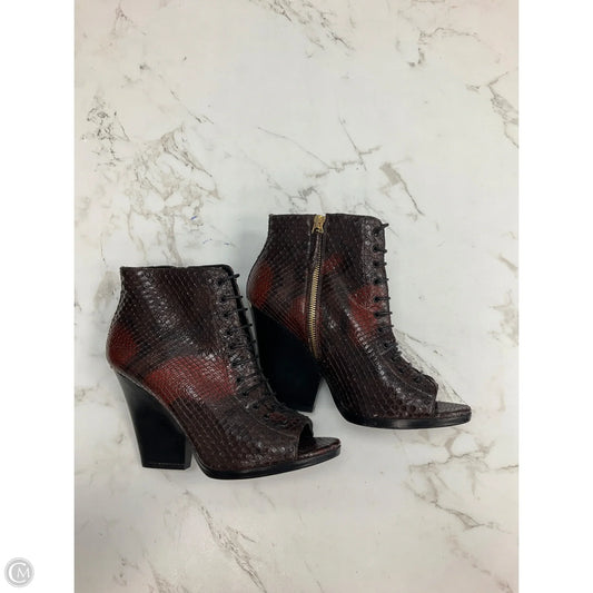Boots Luxury Designer By Burberry In Snakeskin Print, Size: 7.5
