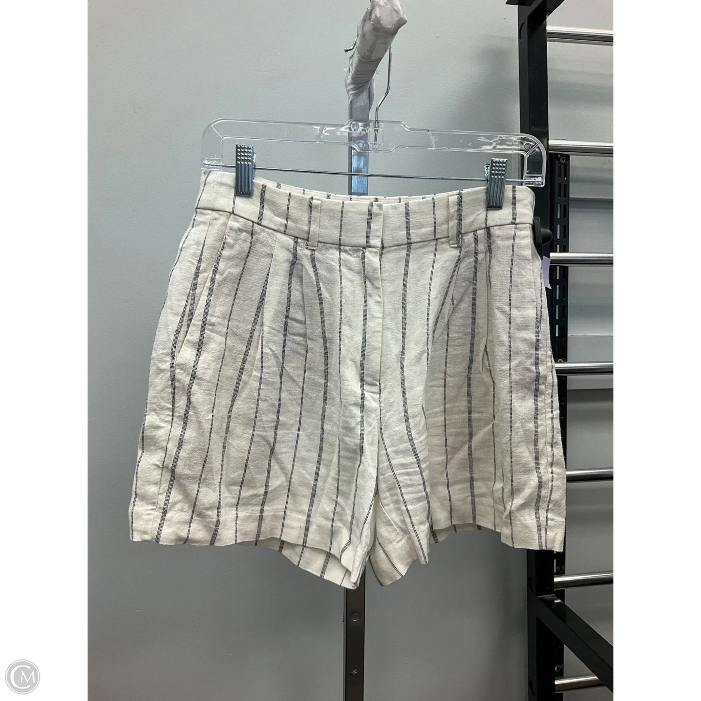 Shorts By Old Navy In Cream, Size: Xs