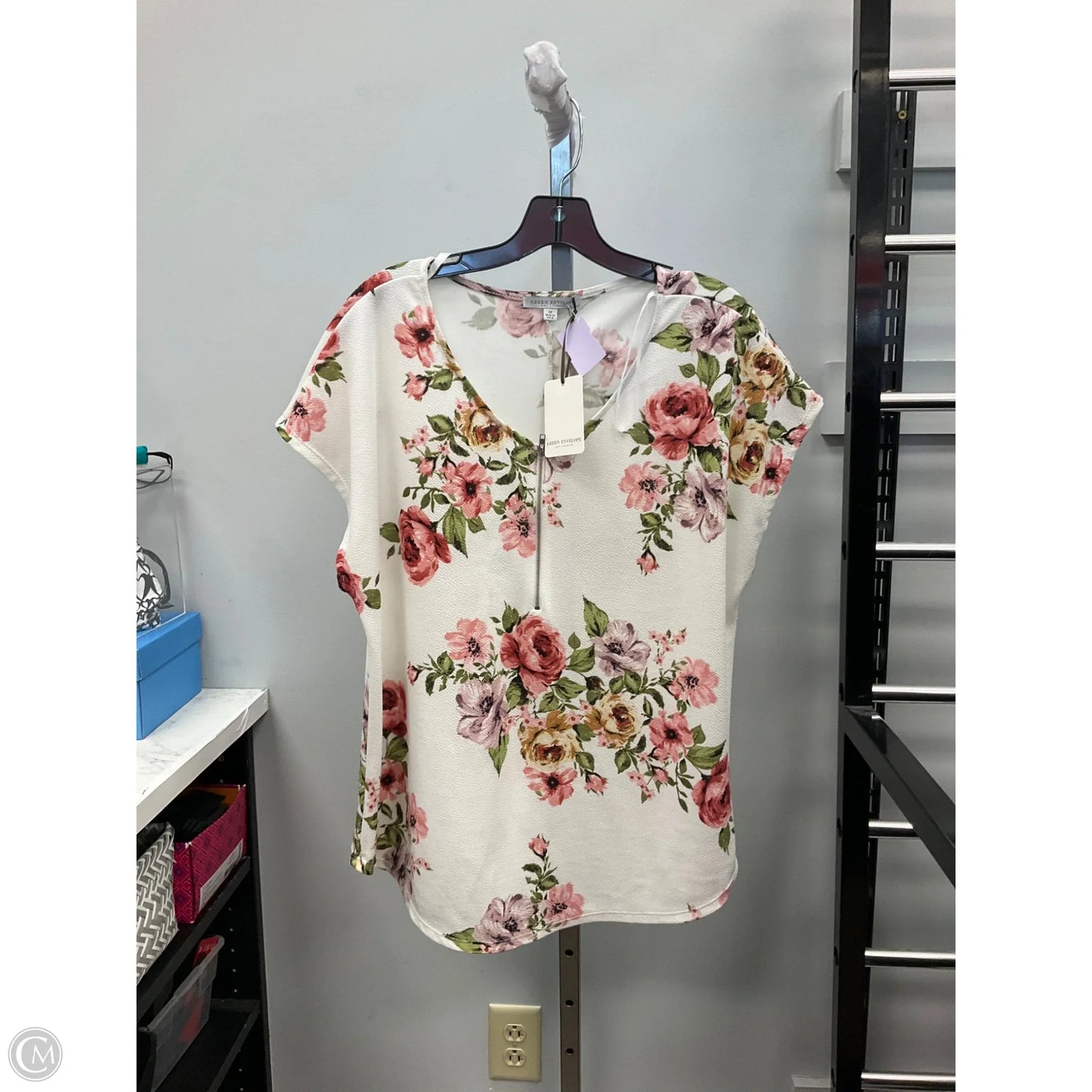 Top Sleeveless By Green Envelope In White, Size: 1x