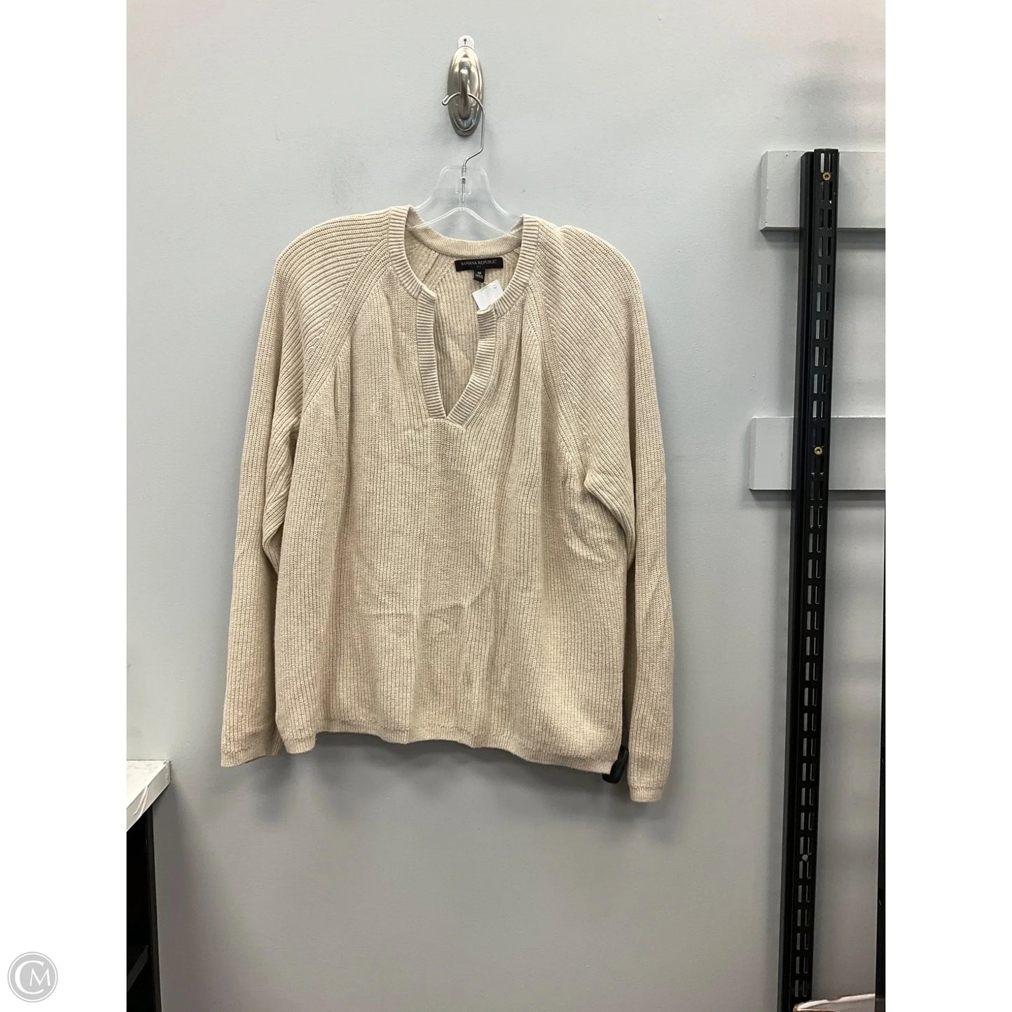 Sweater By Banana Republic In Cream, Size: M
