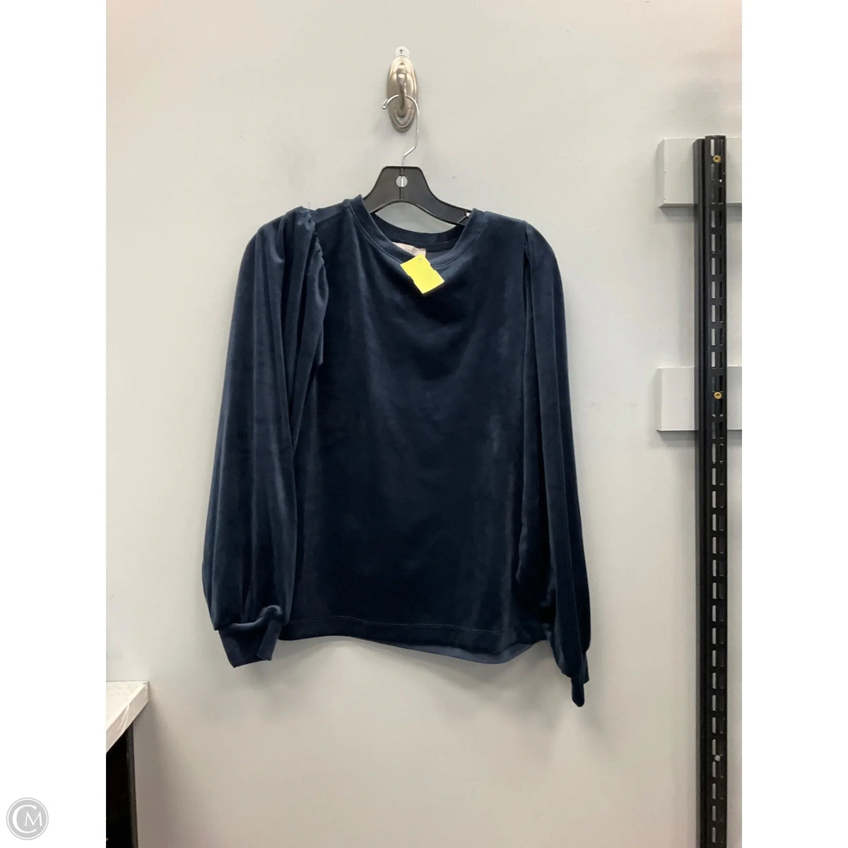 Top Long Sleeve By Loft In Navy, Size: M