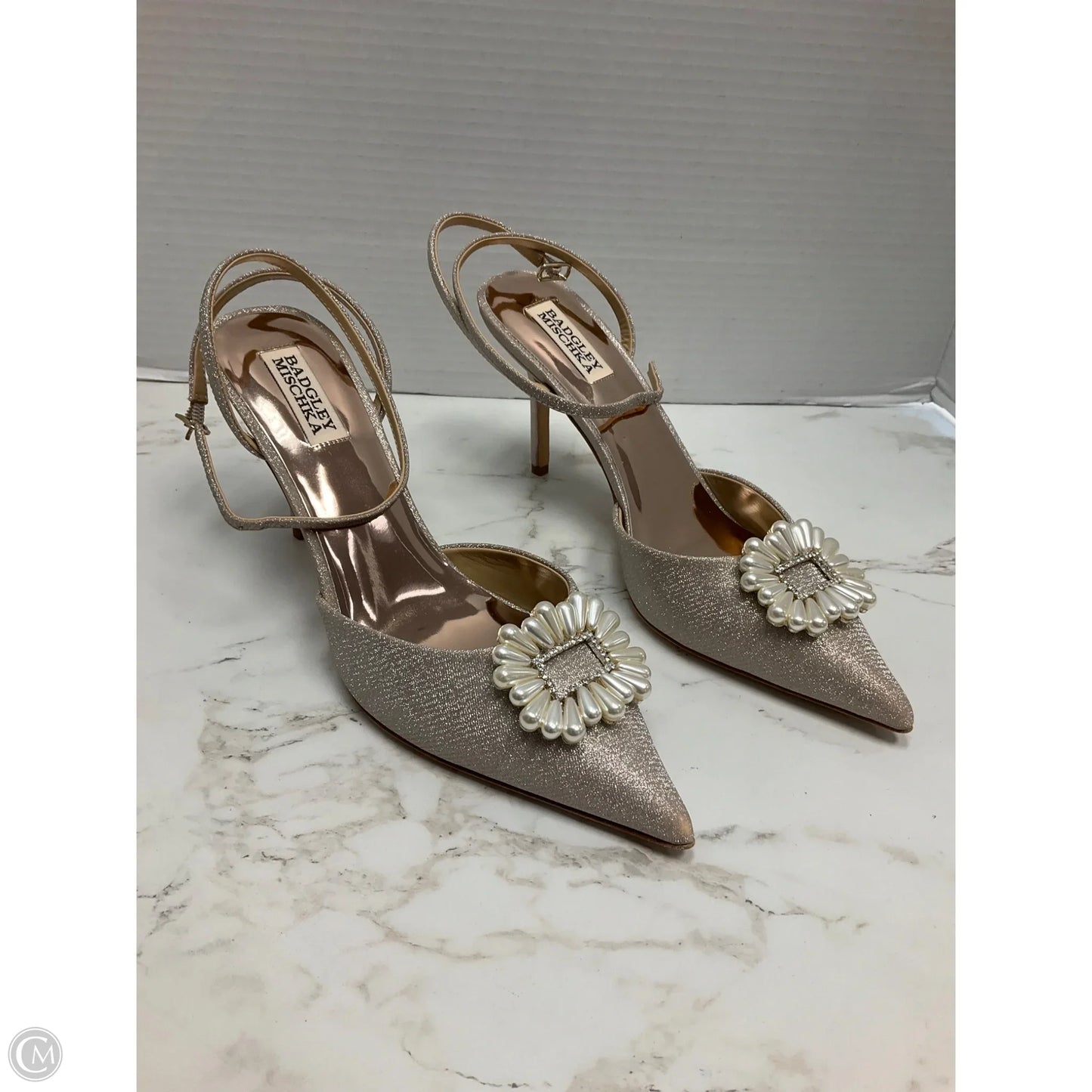 Shoes Heels Kitten By Badgley Mischka In Gold, Size: 9.5