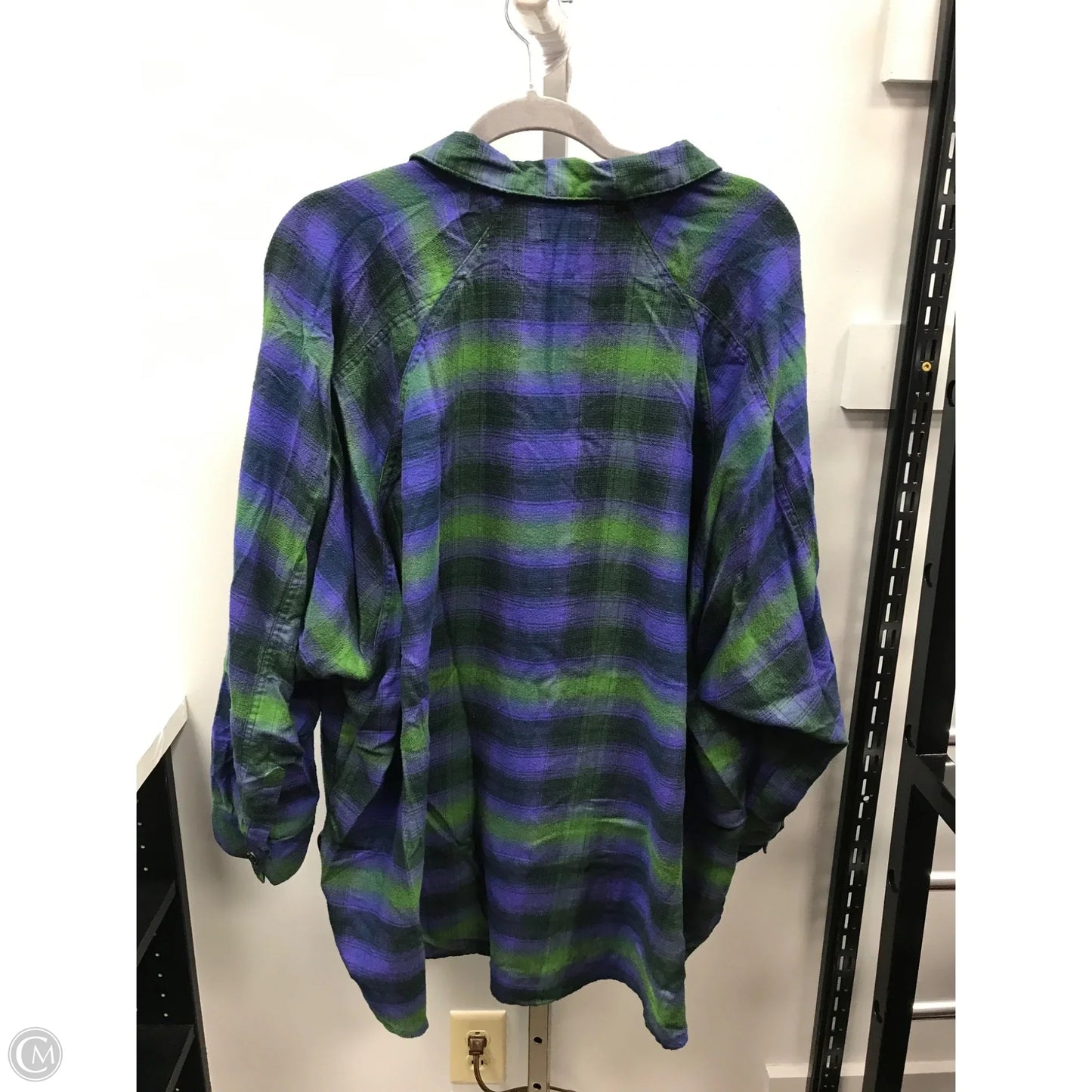 Top Long Sleeve By Bdg In Green & Purple, Size: L