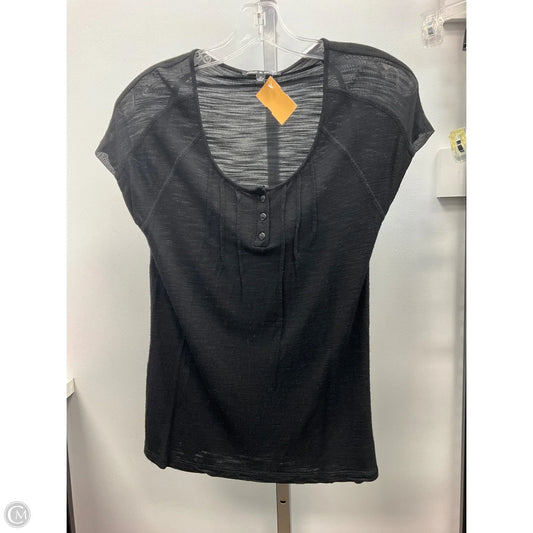 Top Short Sleeve By Cable And Gauge In Black, Size: Medium