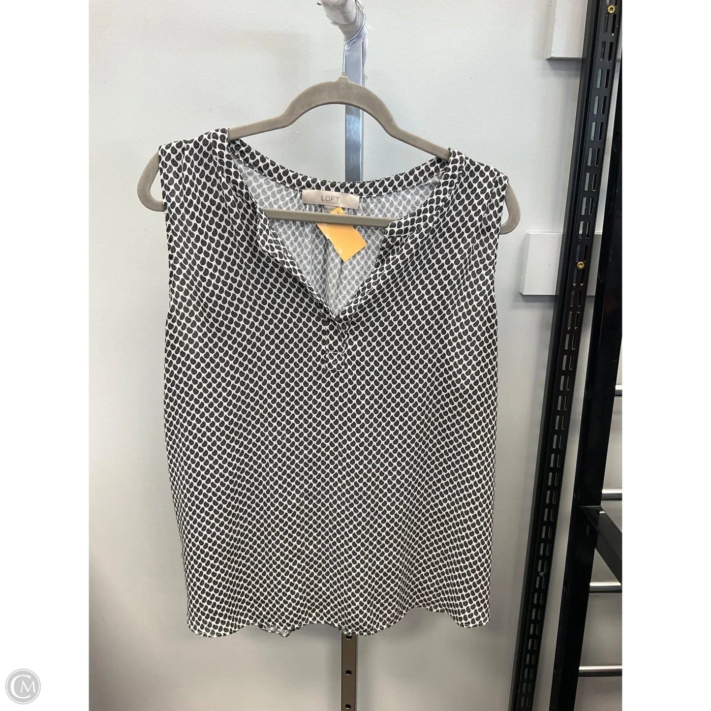 Top Sleeveless By Loft In Black & White, Size: Xl