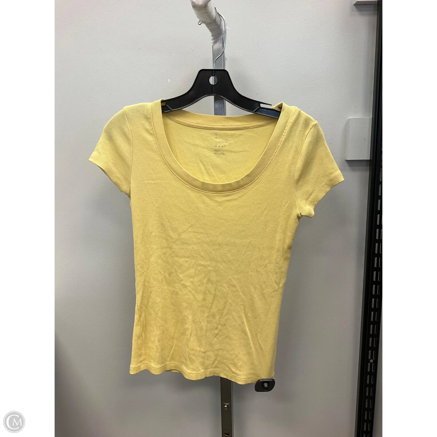 Top Short Sleeve Basic By A New Day In Yellow, Size: S