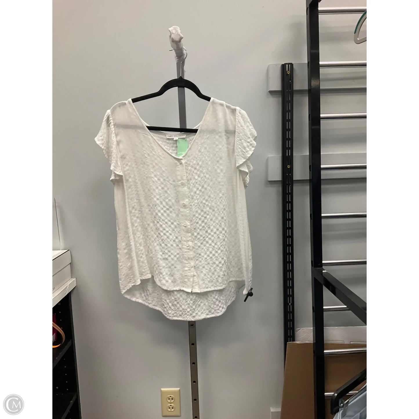 Top Short Sleeve By Jane And Delancey In White, Size: M