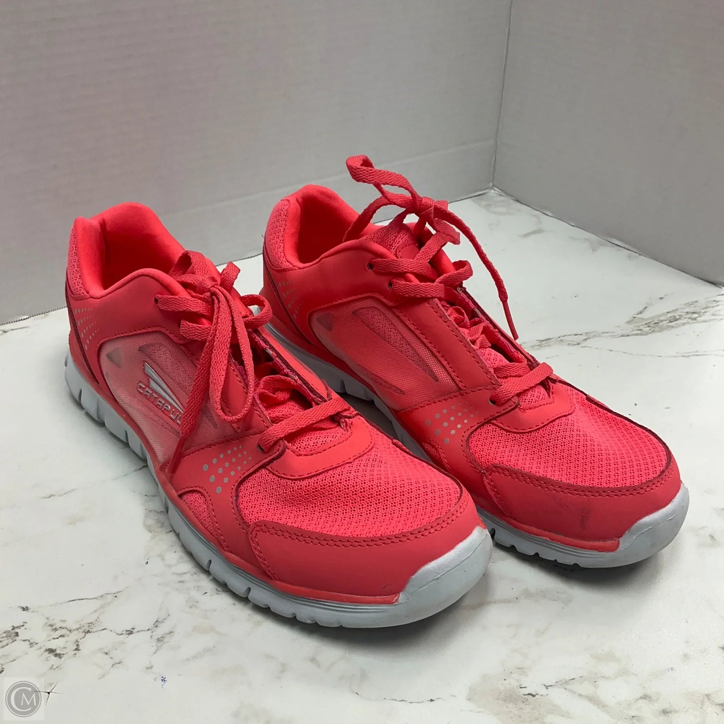 Shoes Sneakers By Clothes Mentor In Coral, Size: 10
