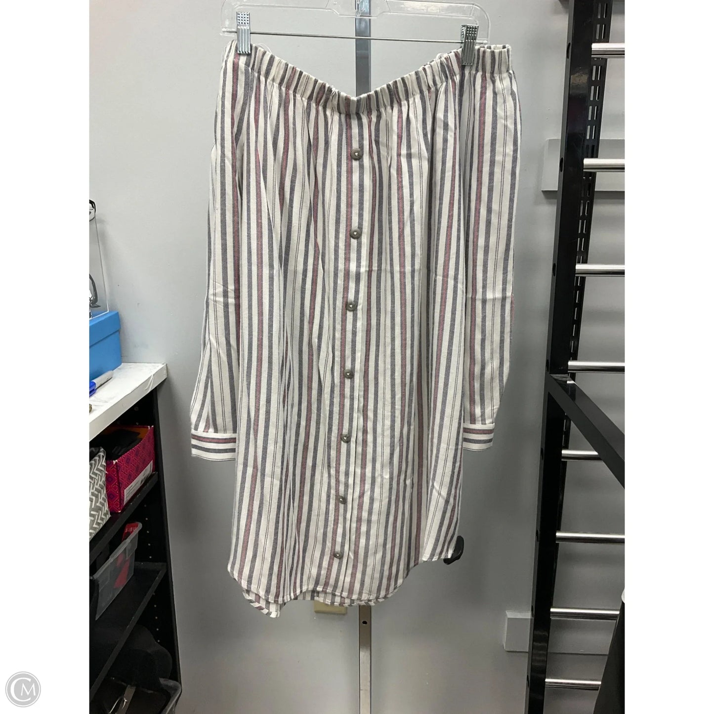 Dress Casual Short By Wayf In Striped Pattern, Size: L