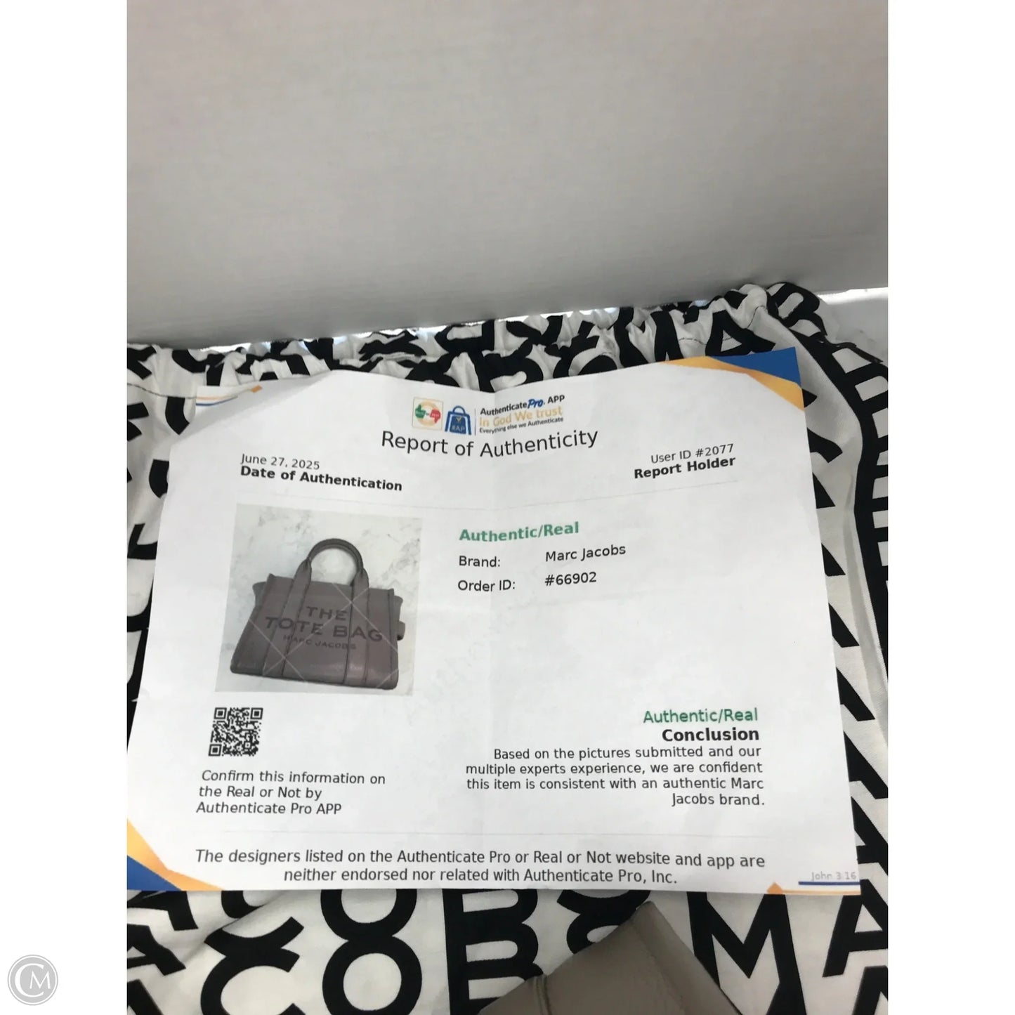 Handbag Luxury Designer By Marc Jacobs, Size: Small