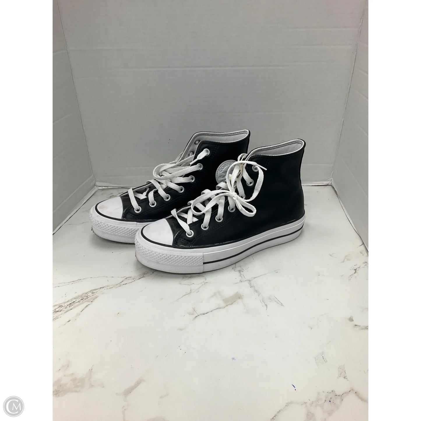 Shoes Sneakers By Converse In Black & White, Size: 8