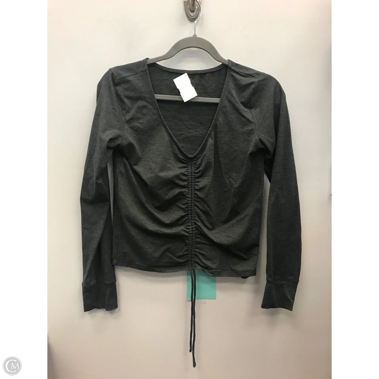 Top Long Sleeve By Gapfit In Grey, Size: M