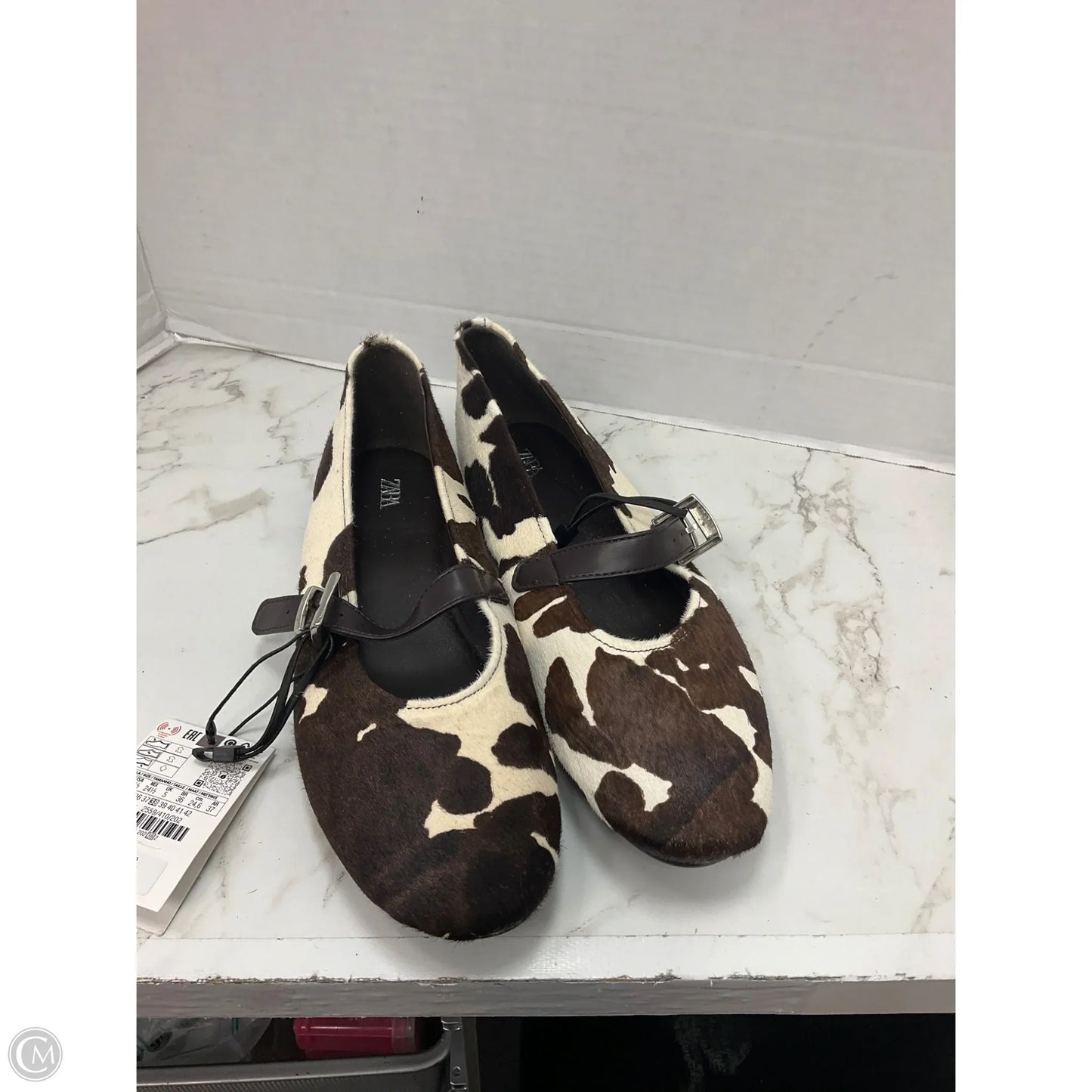 Shoes Flats By Zara In Animal Print, Size: 7.5