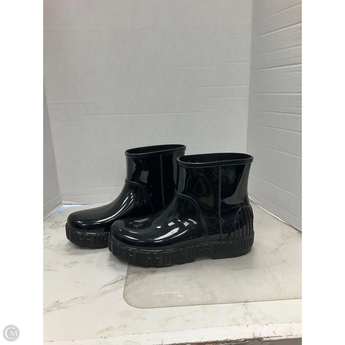 Boots Designer By Ugg In Black, Size: 8