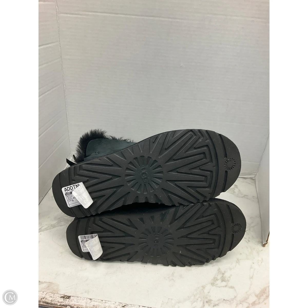 Boots Designer By Ugg In Black, Size: 8