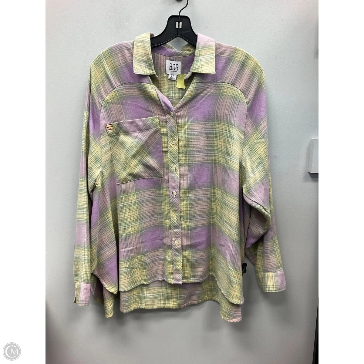 Top Long Sleeve By Bdg In Plaid Pattern, Size: S