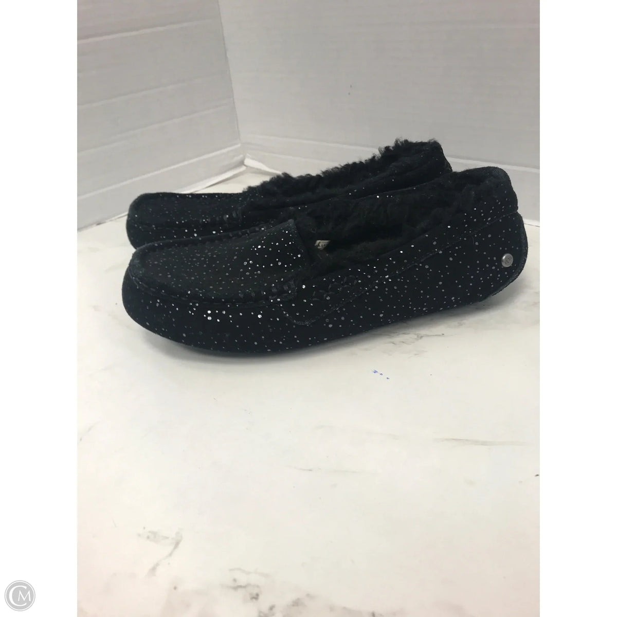 Slippers Designer By Ugg In Black, Size: 8