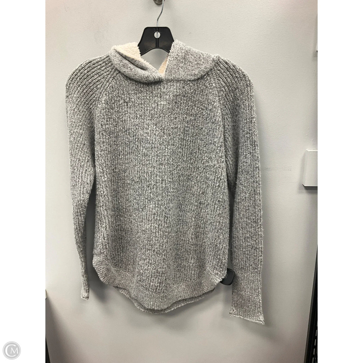 Sweater By Clothes Mentor In Grey, Size: S