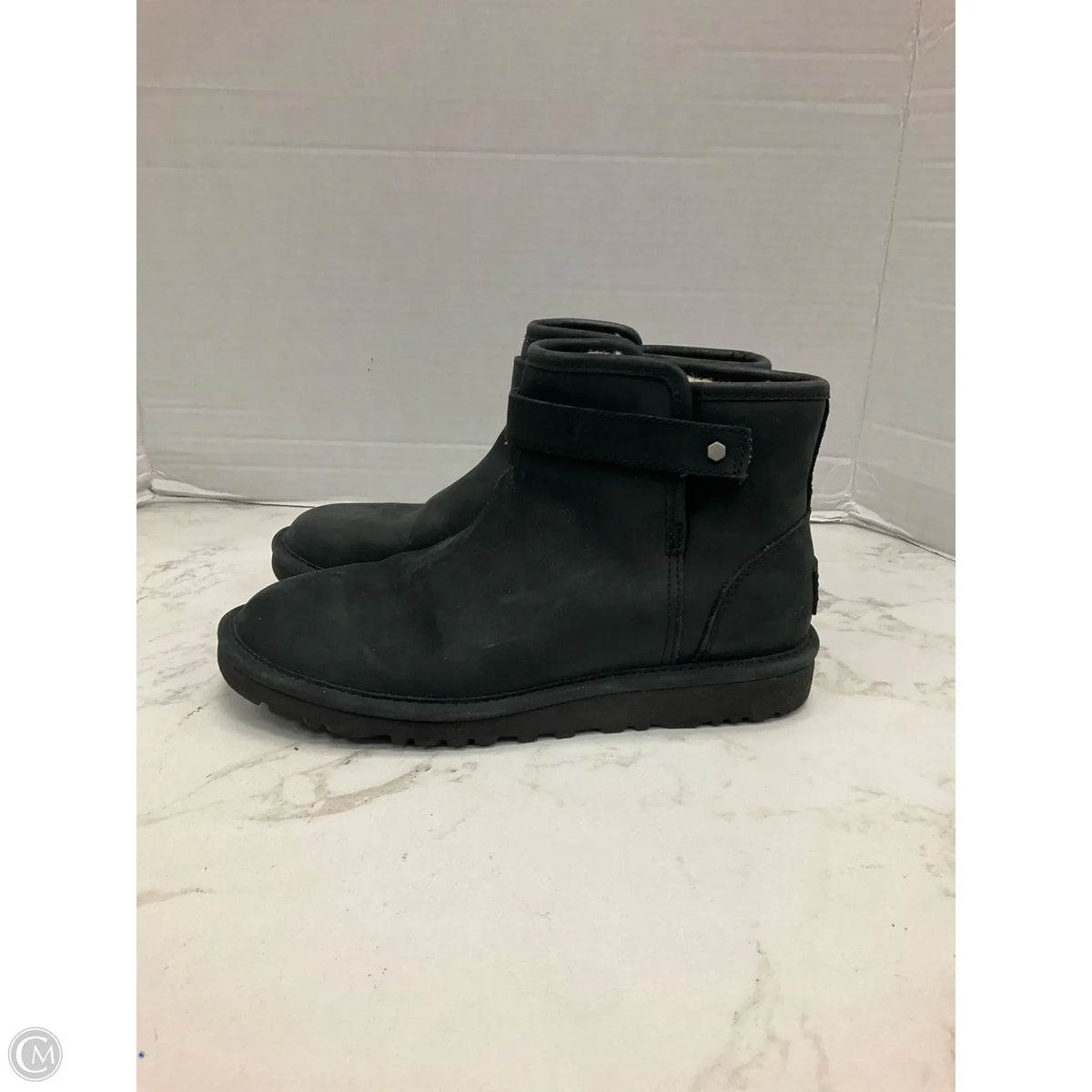 Boots Designer By Ugg In Black, Size: 6