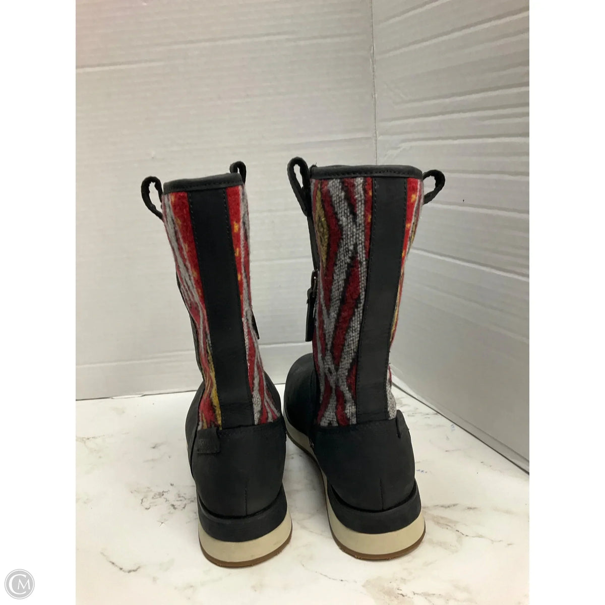 Boots Ankle Flats By Merrell In Black & Red, Size: 6.5