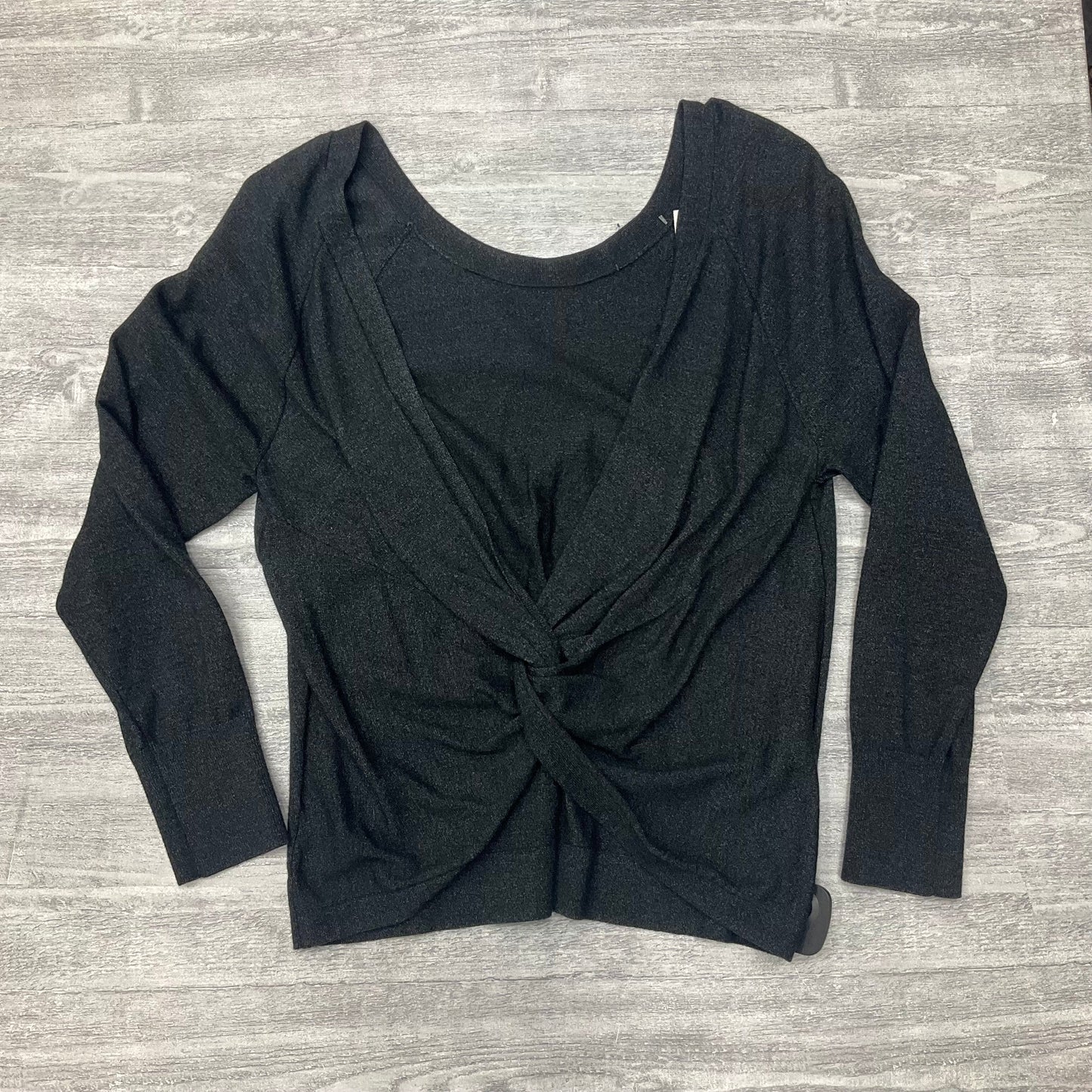 Top Long Sleeve By Victorias Secret In Grey, Size: M