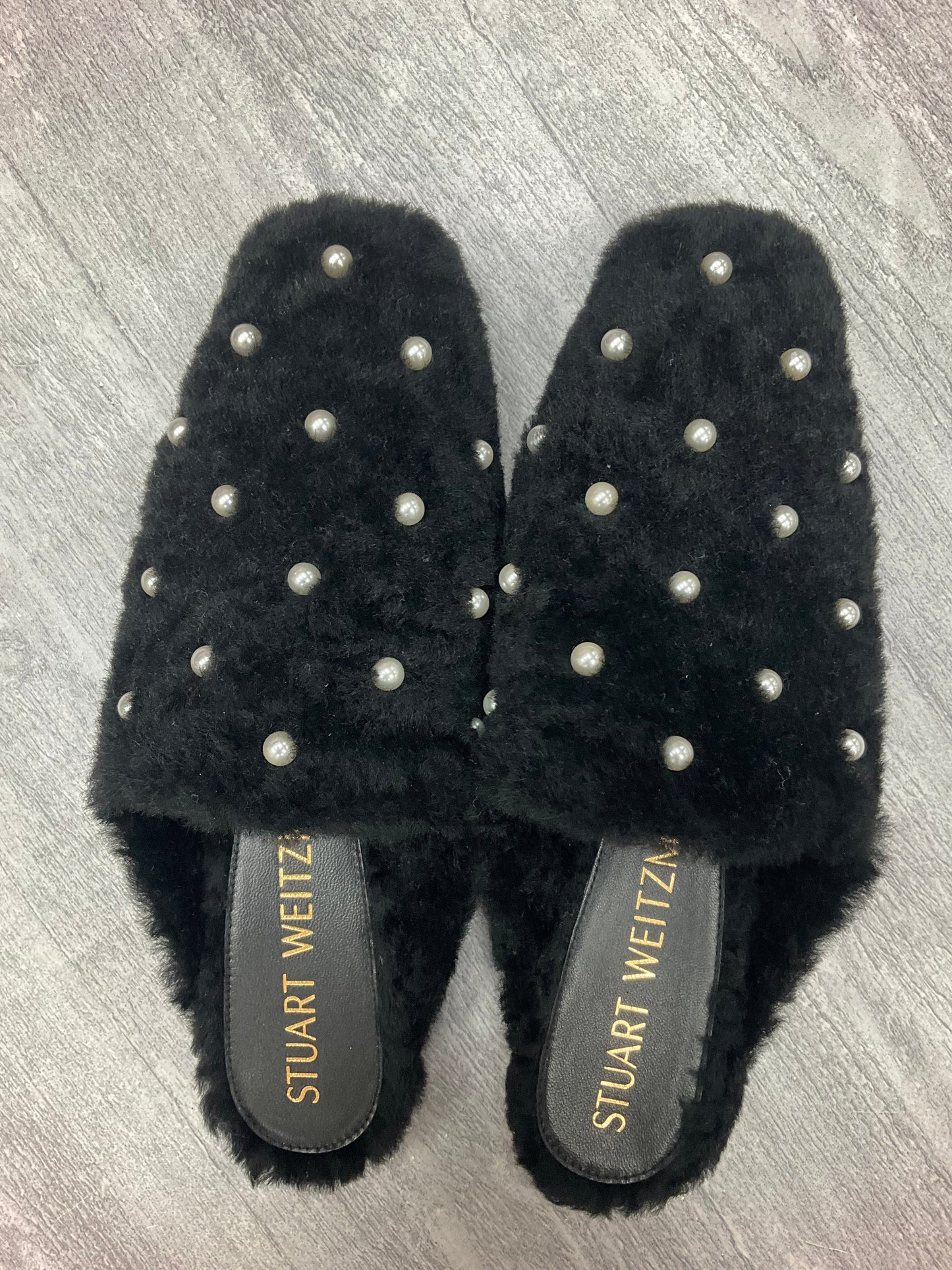 Slippers Designer By Stuart Weitzman In Black