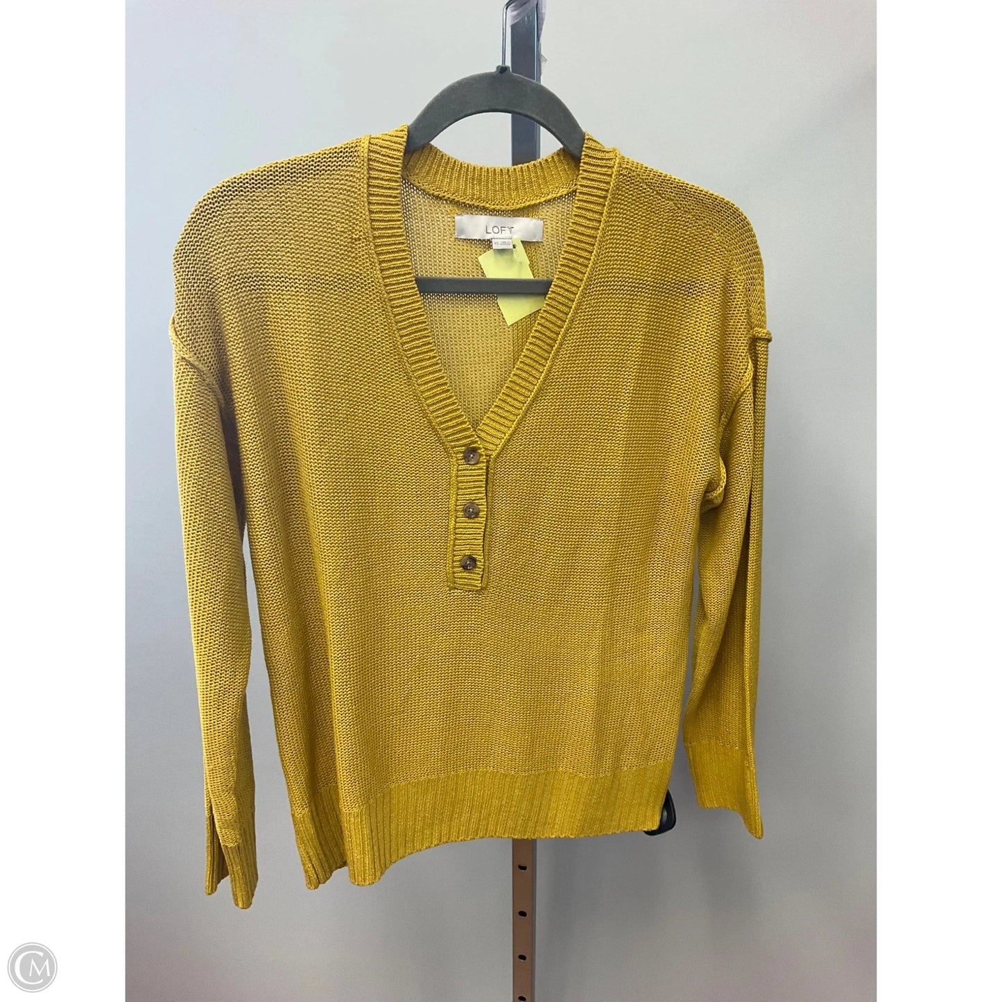 Top Long Sleeve By Loft In Gold, Size: Xs