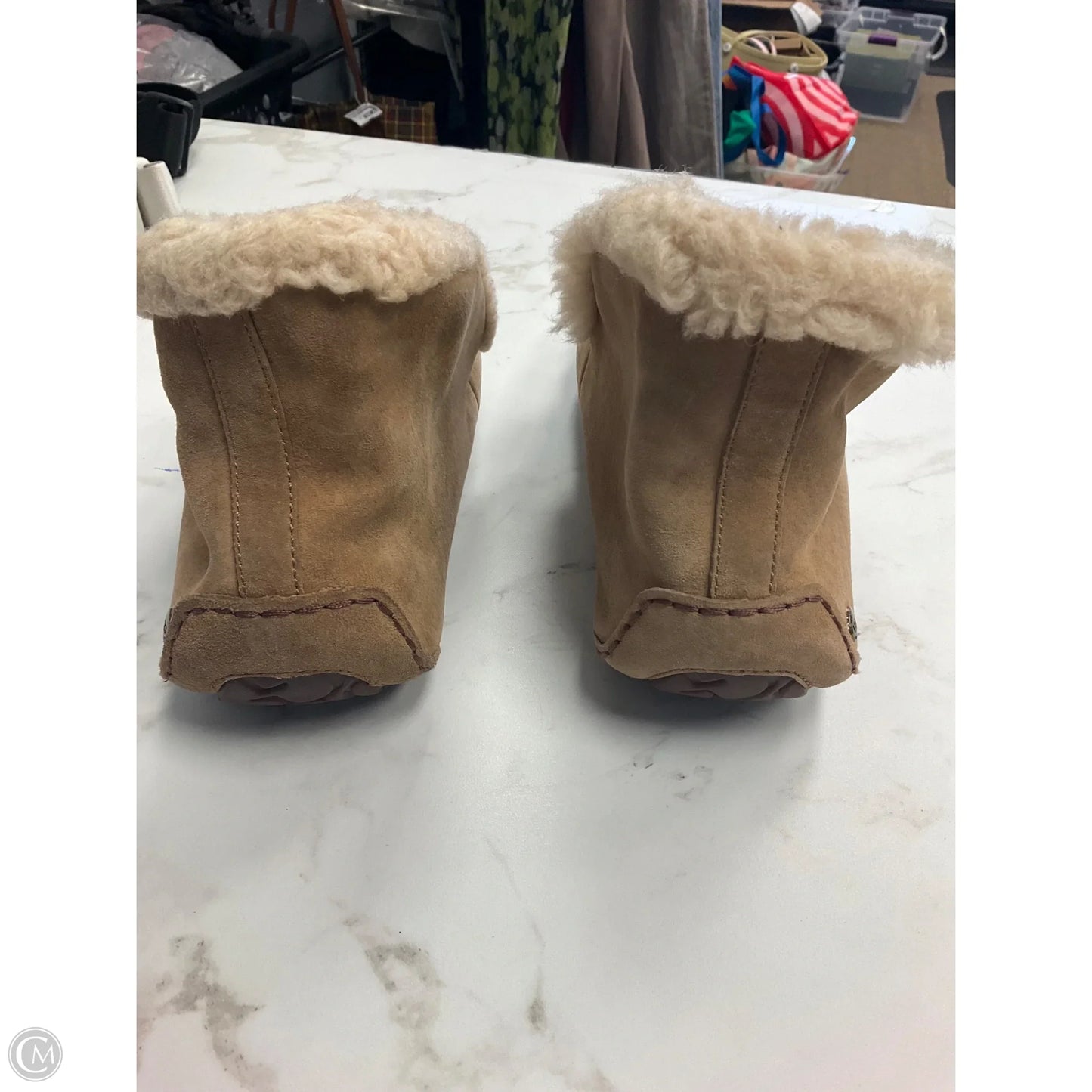 Slippers Designer By Ugg In Tan, Size: 9