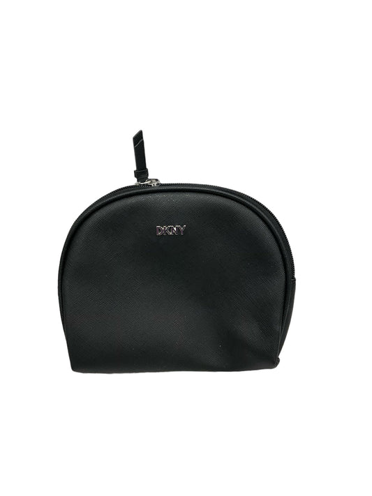 Makeup Bag By Dkny  Size: Small