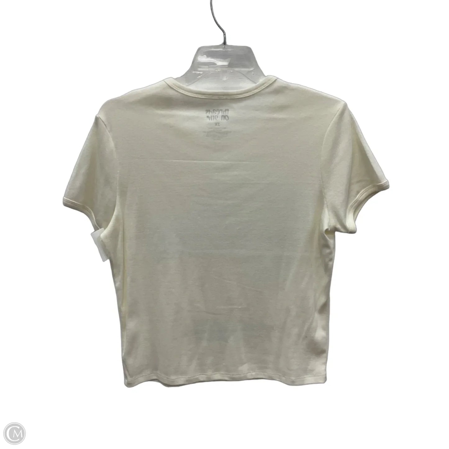 Top Short Sleeve Basic By Clothes Mentor In Cream, Size: 2x