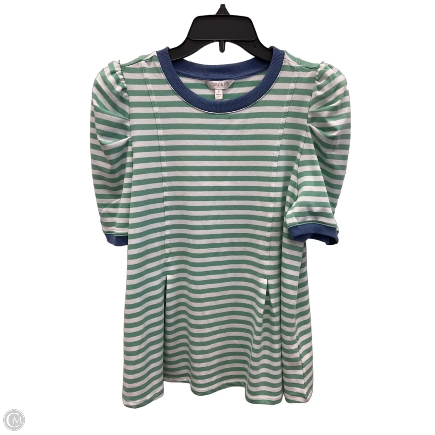 Top Short Sleeve By Crown And Ivy In Green, Size: S