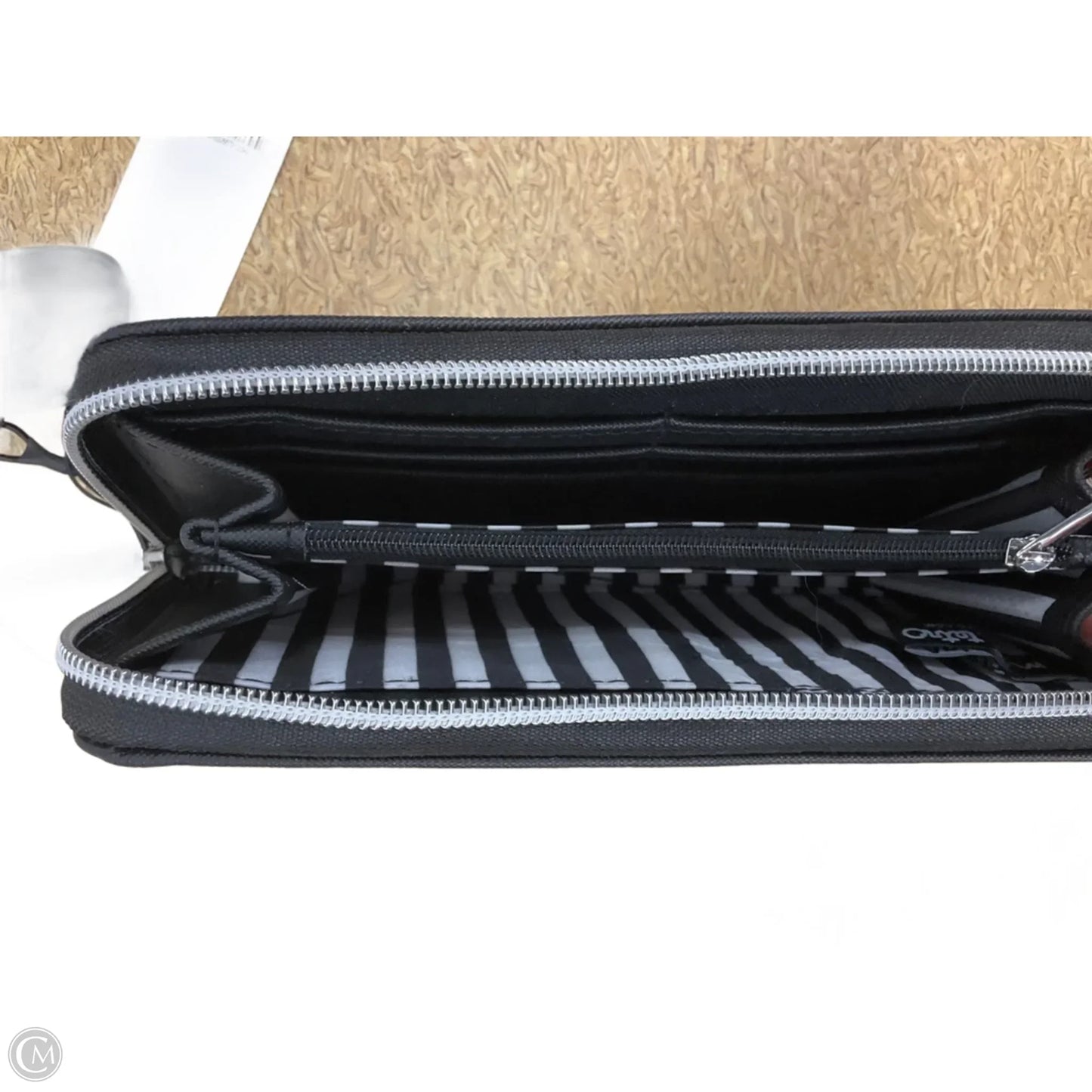 Wallet By Clothes Mentor, Size: Large