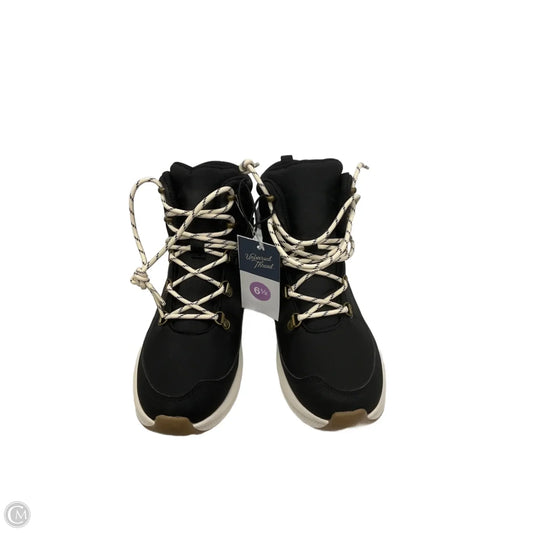 Boots Snow By Universal Thread In Black, Size: 6.5