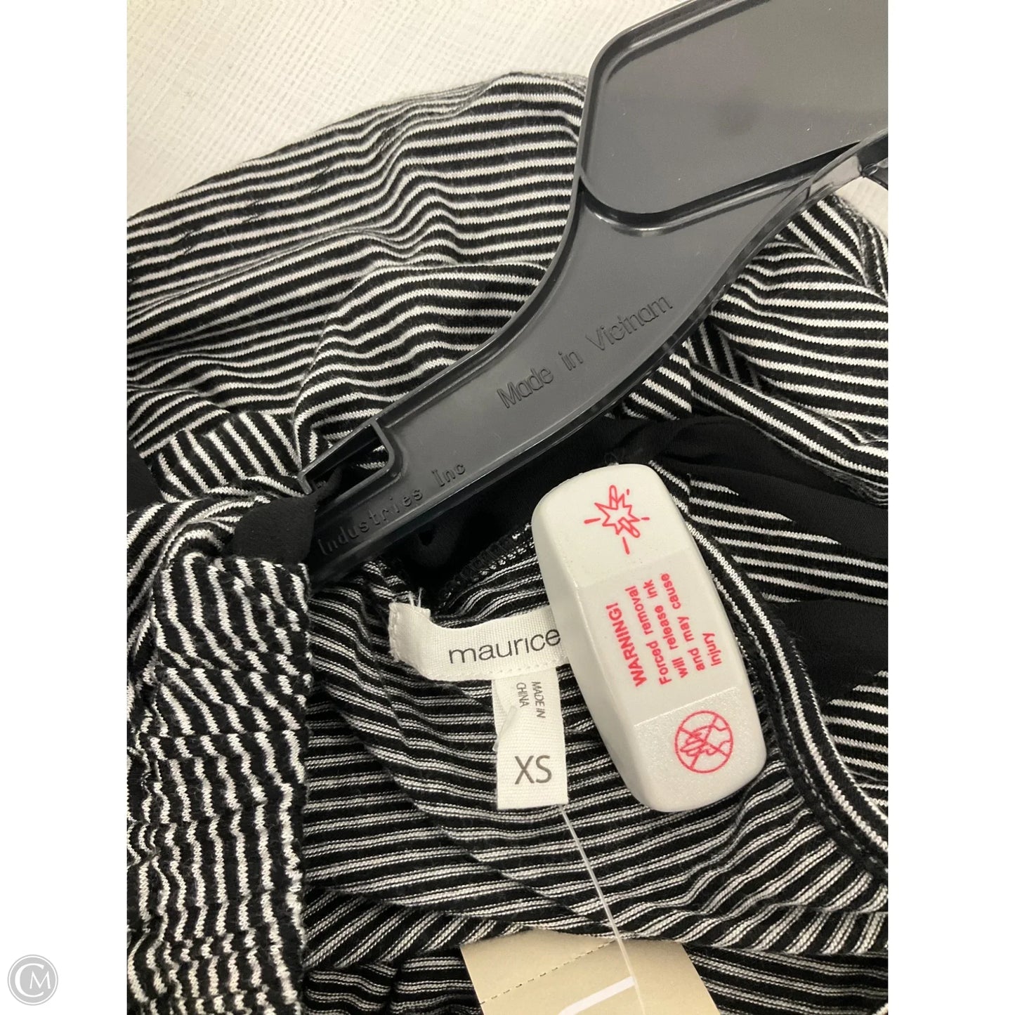 Top Long Sleeve By Maurices In Striped Pattern, Size: Xs