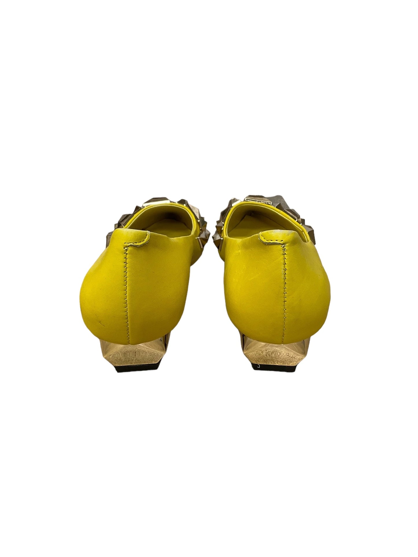 Yellow Shoes Flats Cmc, Size 6
