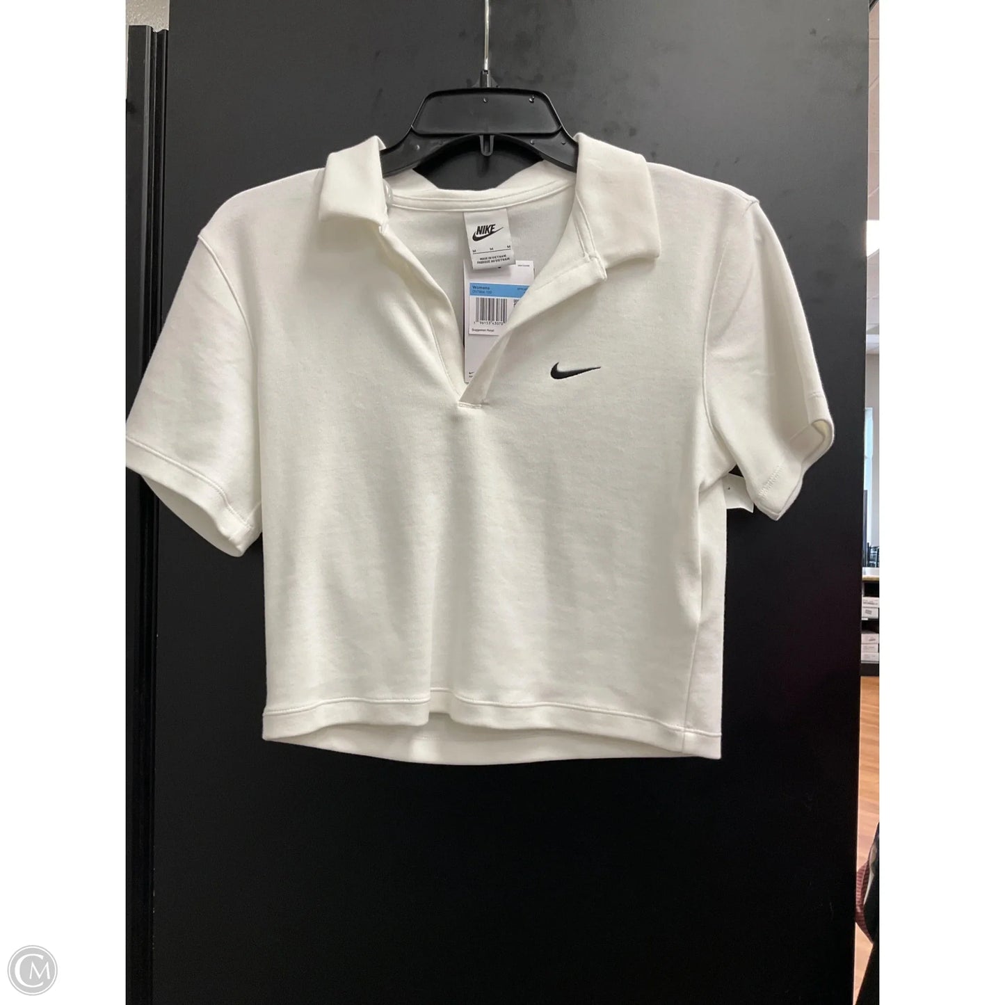 Athletic Top Short Sleeve By Nike In White, Size: M