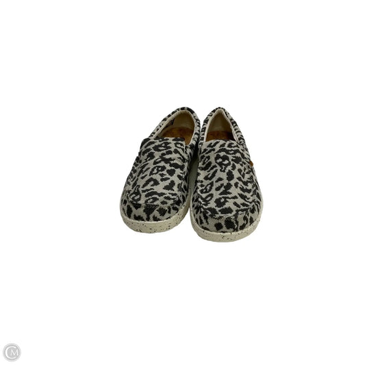 Shoes Flats By Hey Dude In Animal Print, Size: 7