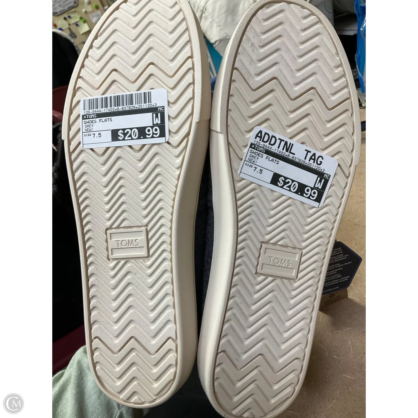 Shoes Flats By Toms In Grey, Size: 7.5