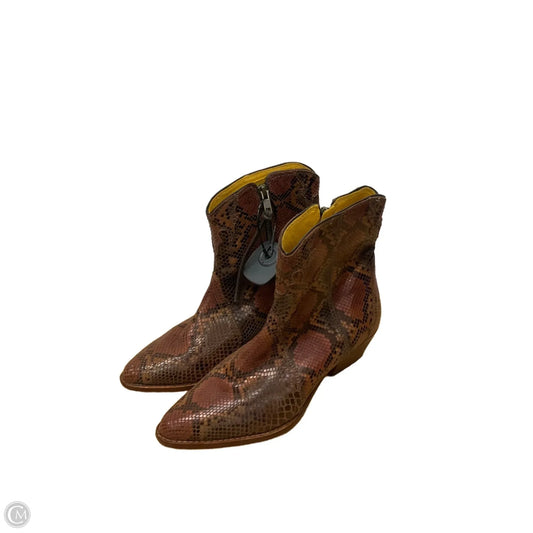 Boots Ankle Flats By Free People In Animal Print, Size: 8.5