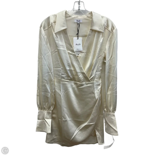 Top Long Sleeve By Clothes Mentor In Cream, Size: Xs