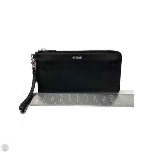 Wristlet Designer By Coach, Size: Medium