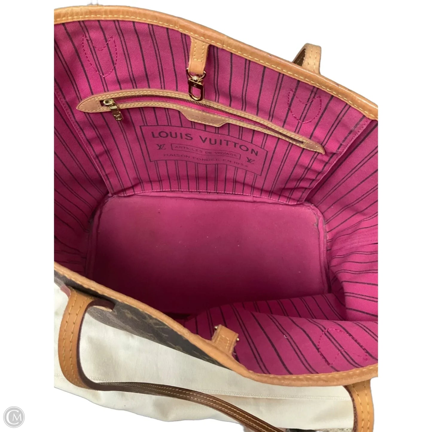 Handbag Luxury Designer By Louis Vuitton, Size: Medium