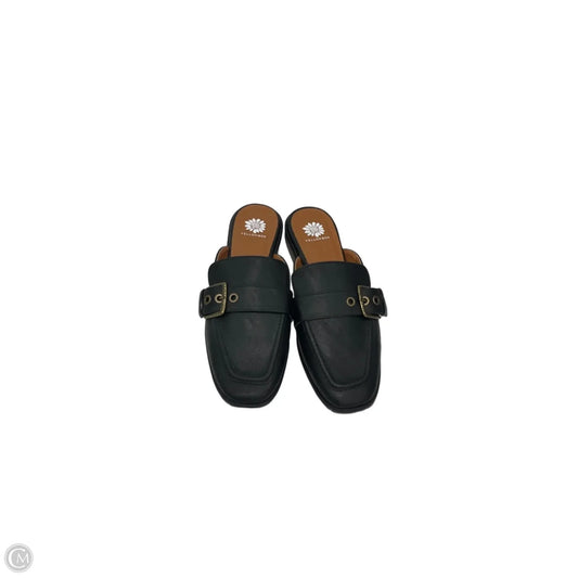 Sandals Flats By Yellow Box In Black, Size: 8
