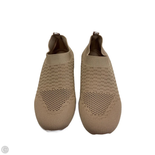 Shoes Sneakers By Clothes Mentor In Beige, Size: 7.5