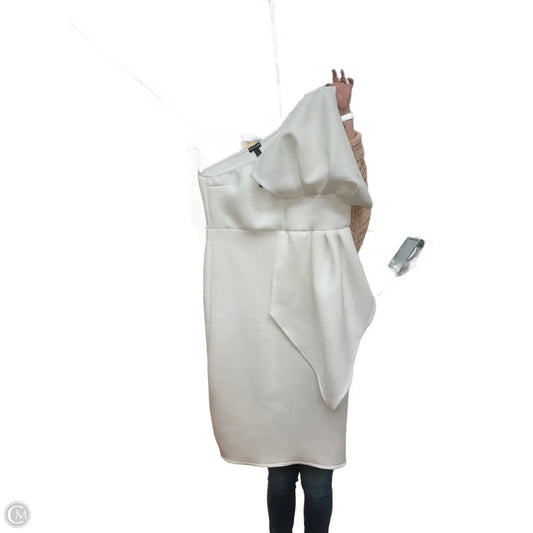 Dress Casual Maxi By Pretty Little Thing In White, Size: 3x