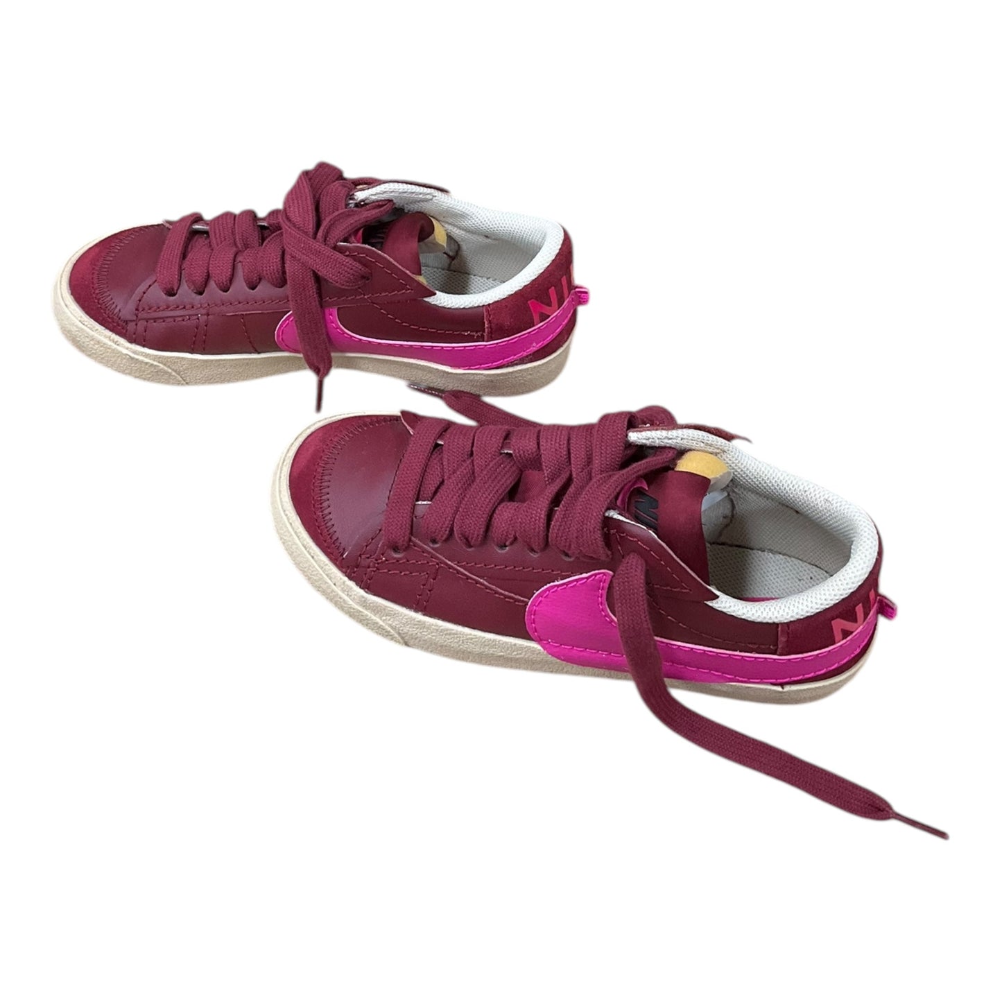 Shoes Athletic By Nike In Maroon, Size: 6.5