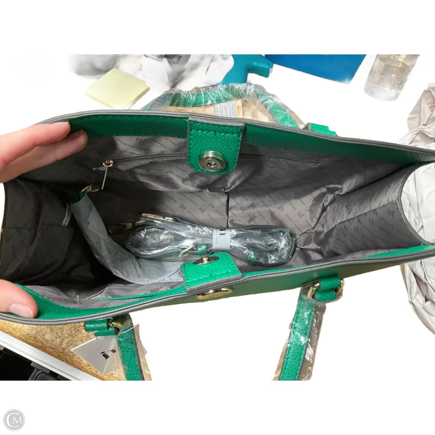 Handbag By Clothes Mentor, Size: Medium