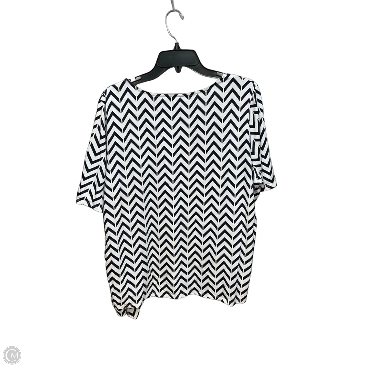 Top Short Sleeve By Chicos In Chevron Pattern, Size: L